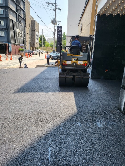 호텔 입구 아스콘 공사 이미지 0